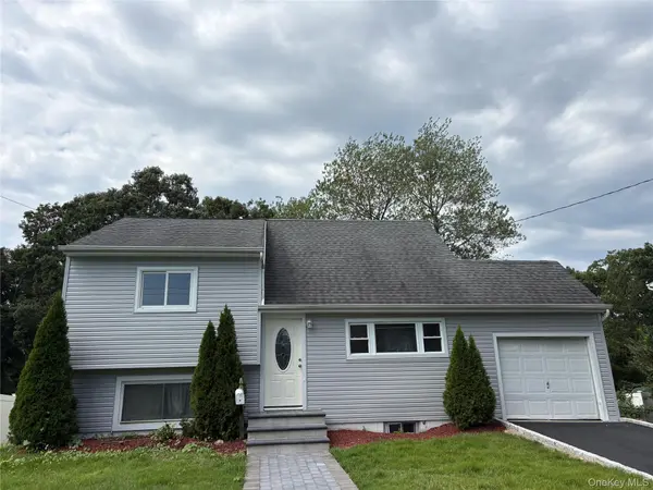 24 Carl ST, Ronkonkoma, NY 11779