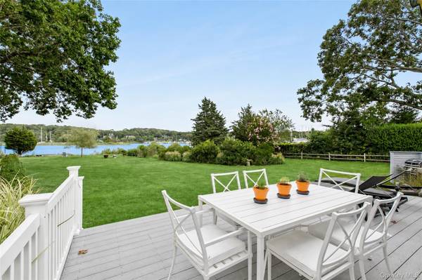 7 S Pond RD, East Hampton, NY 11937