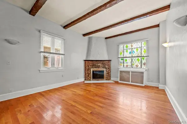82-41 166th ST, Hillcrest (queens), NY 11432