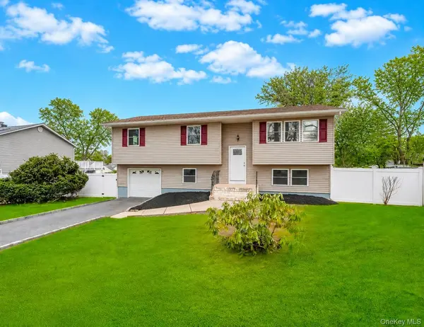 339 Avenue B, Ronkonkoma, NY 11779