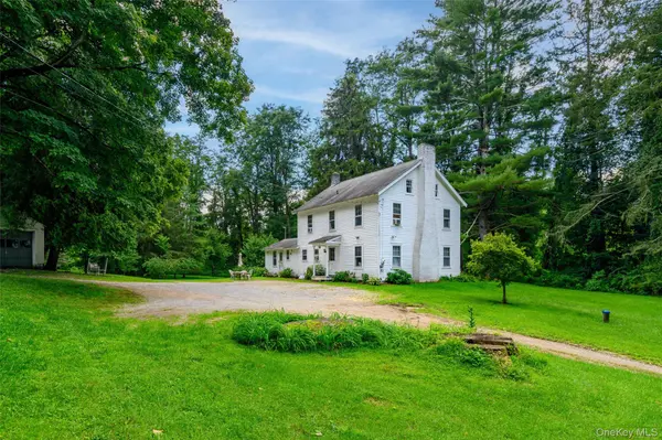 264 Quaker Hill RD, Pawling, NY 12564