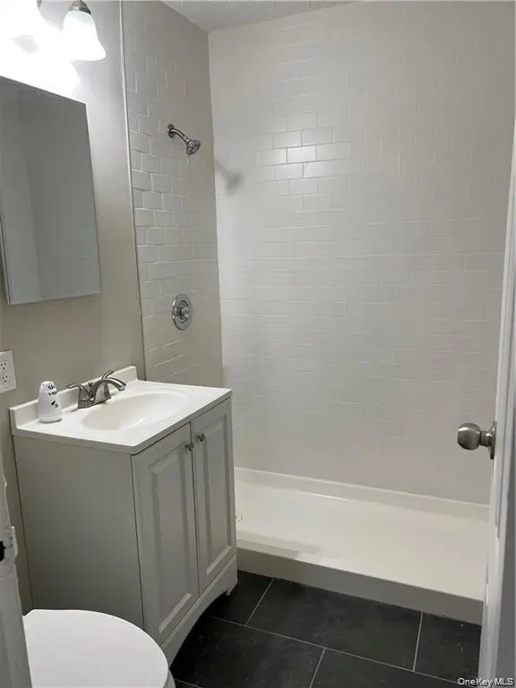 1502 Barclay MNR #15B, Newburgh, NY 12550