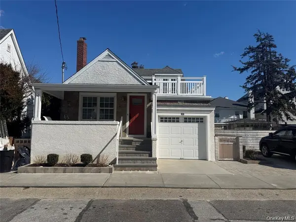 46 Clayton AVE, East Atlantic Beach, NY 11561