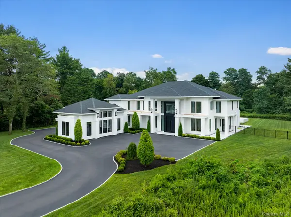 160 Hegemans LN, Old Brookville, NY 11545