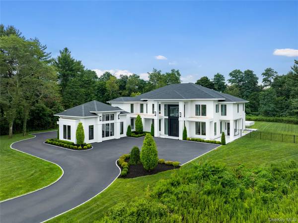 160 Hegemans LN, Old Brookville, NY 11545