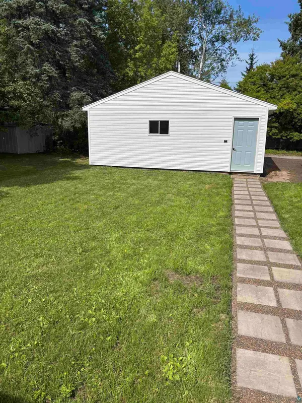4217 Peabody St, Duluth, MN 55804