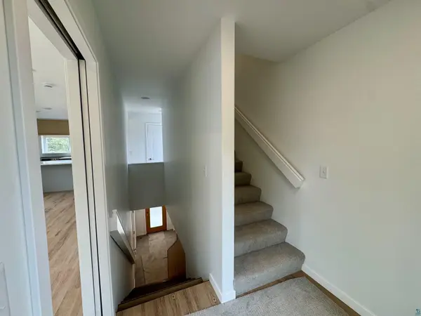 6301 Sherburne St, Duluth, MN 55807