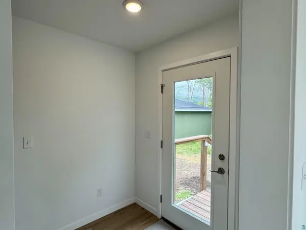 6301 Sherburne St, Duluth, MN 55807