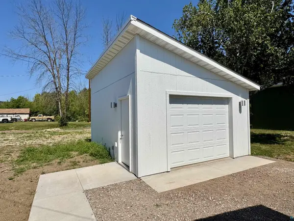 6311 Sherburne St, Duluth, MN 55807