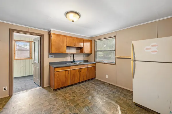 412 N 16th St, Virginia, MN 55792