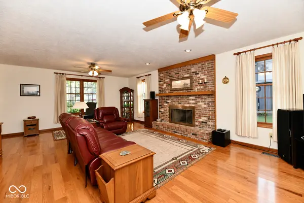 7061 W Carrie DR, New Palestine, IN 46163