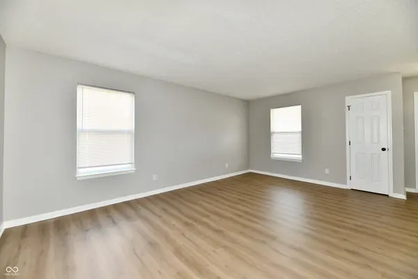 4928 Flame WAY, Indianapolis, IN 46254