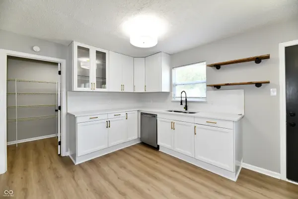 4928 Flame WAY, Indianapolis, IN 46254