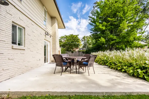 5847 Gloucester CIR, Indianapolis, IN 46220