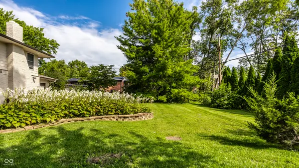5847 Gloucester CIR, Indianapolis, IN 46220