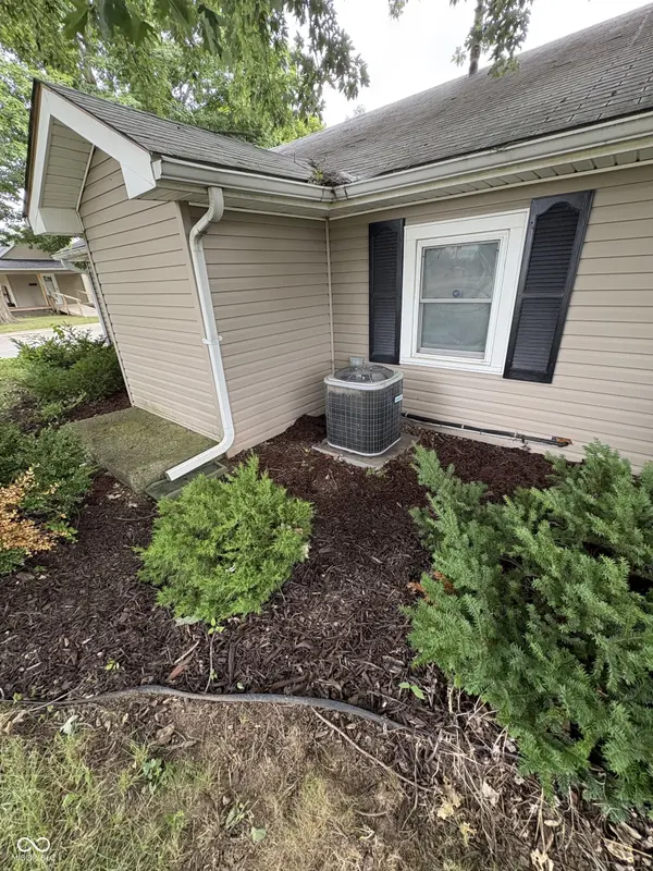 420 E Fourth ST, Winchester, IN 47394