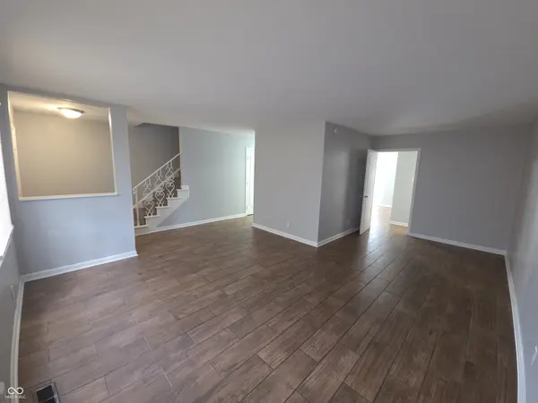 1155 Canterbury SQ S, Indianapolis, IN 46260