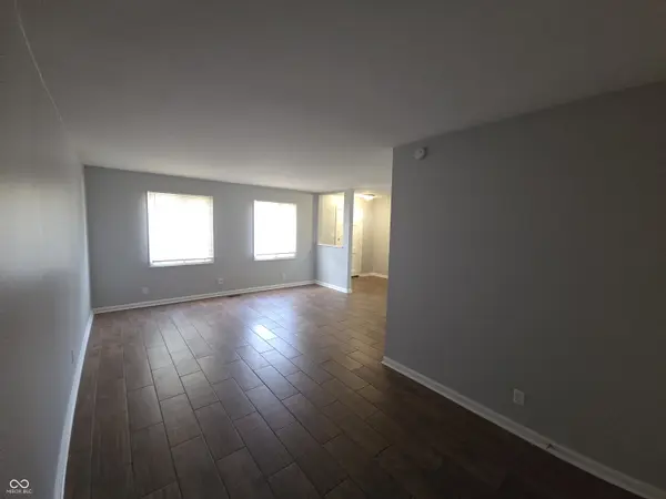 1155 Canterbury SQ S, Indianapolis, IN 46260