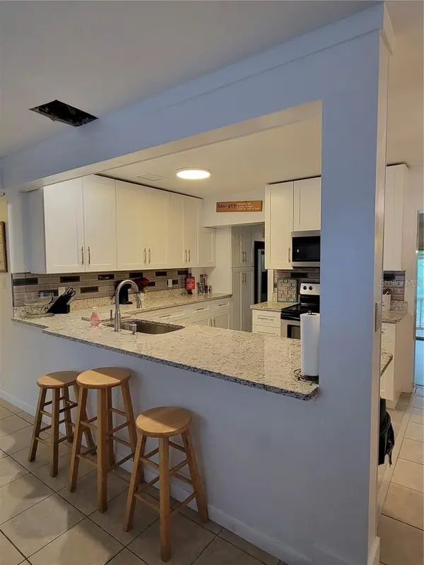 906 E WISCONSIN AVE, Deland, FL 32724