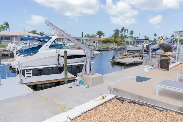 4927 BLUE HERON DR, New Port Richey, FL 34652