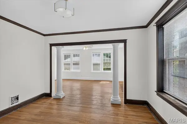 5241 Sutherland AVE, St Louis, MO 63109