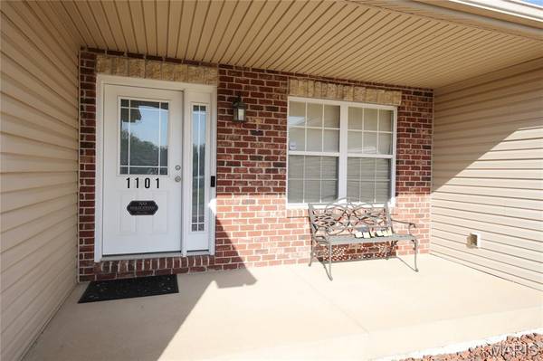 1101 Olde Lantern LN, Belleville, IL 62223
