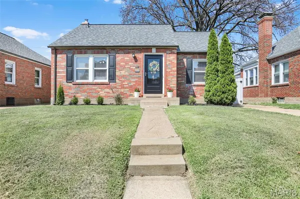 5831 Rhodes AVE, St Louis, MO 63109