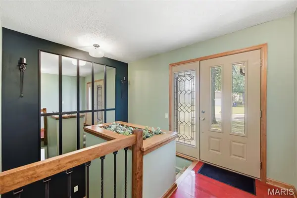 8 Ardwick DR, St Peters, MO 63376