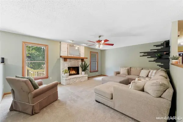 8 Ardwick DR, St Peters, MO 63376