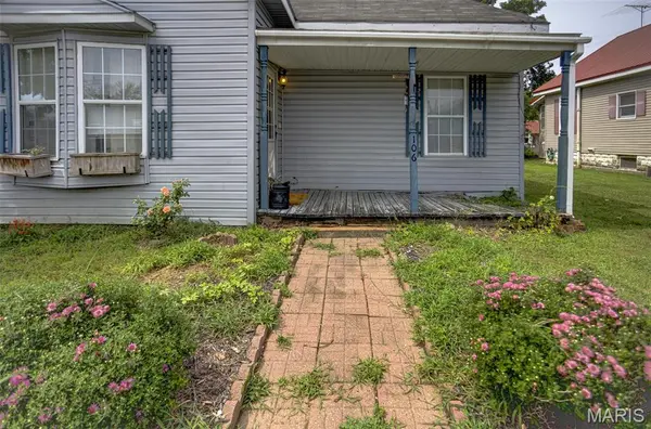 106 First ST, Pleasant Hill, IL 62366