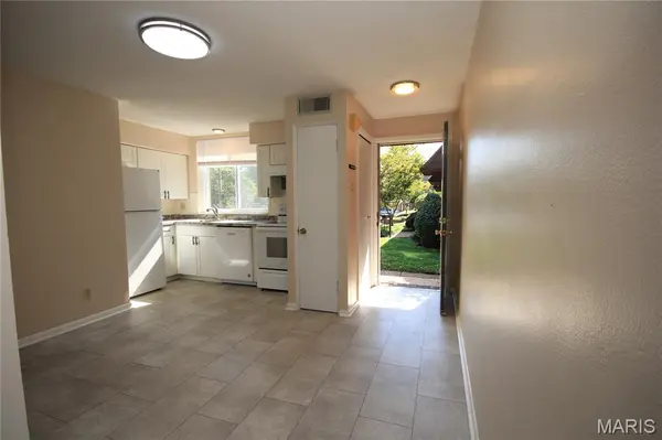 35 Tower Hill CT, Olivette, MO 63132