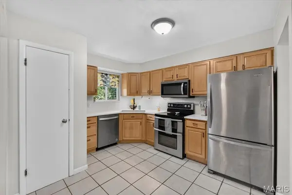 1035 Tempo DR, St Louis, MO 63146