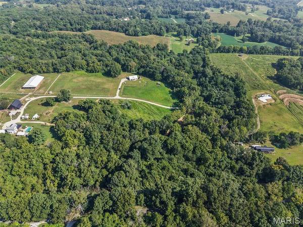 26068 Elsah Hills DR, Dow, IL 62022