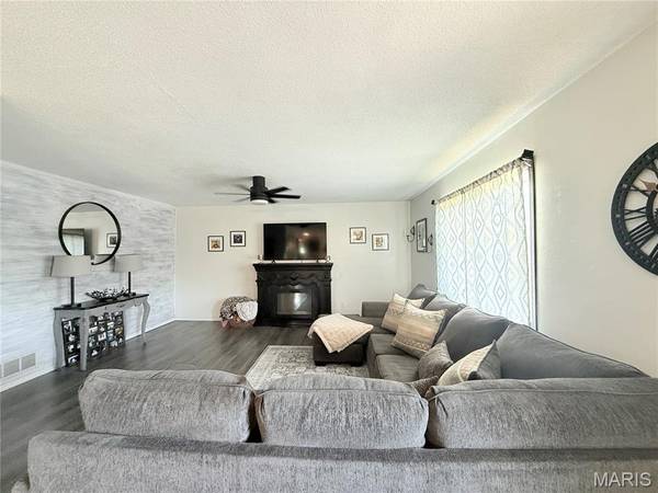 10280 Old Highway 79, Hannibal, MO 63401