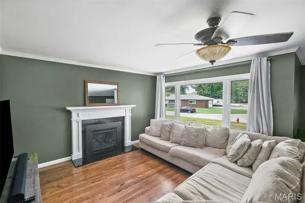 7409 Cedar DR, Godfrey, IL 62035