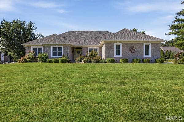 306 Armin CIR, Columbia, IL 62236