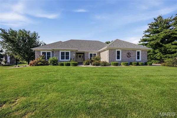 306 Armin CIR, Columbia, IL 62236