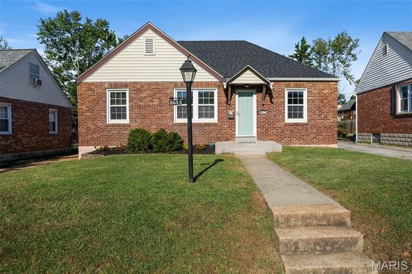 8633 Neier LN, Affton, MO 63123
