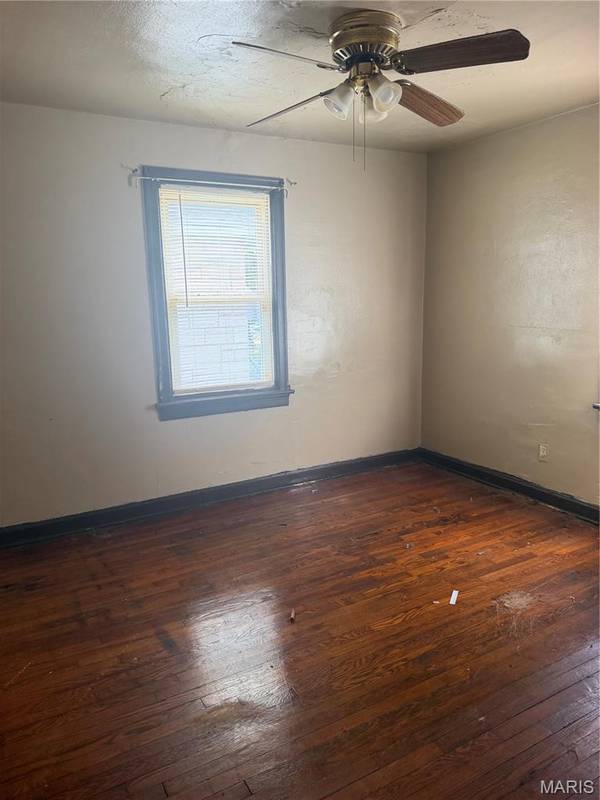7004 Paisley DR, St Louis, MO 63136