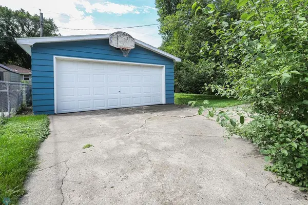 226 22nd AVE N, Fargo, ND 58102