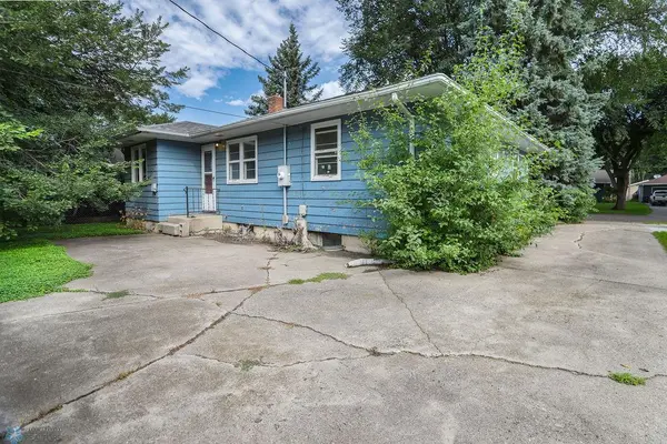 226 22nd AVE N, Fargo, ND 58102