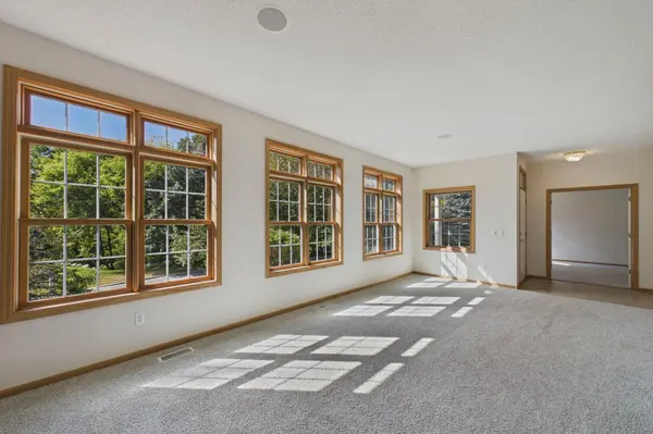 710 Gilfillan LN, White Bear Twp, MN 55127