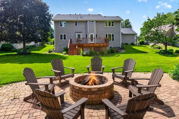 4708 Weston Hills DR, Eagan, MN 55123