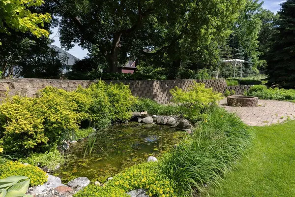 4708 Weston Hills DR, Eagan, MN 55123