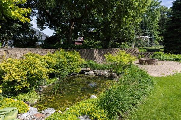 4708 Weston Hills DR, Eagan, MN 55123
