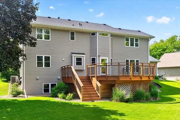 4708 Weston Hills DR, Eagan, MN 55123