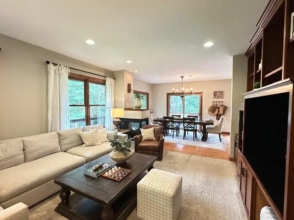 401 Rolling Hills DR, Mound, MN 55364