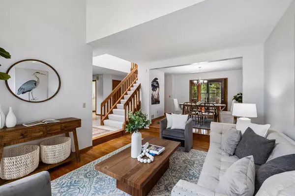 2248 James ST, Eagan, MN 55122
