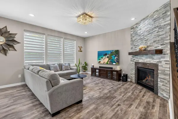 524 Aidan CV, Eagan, MN 55123