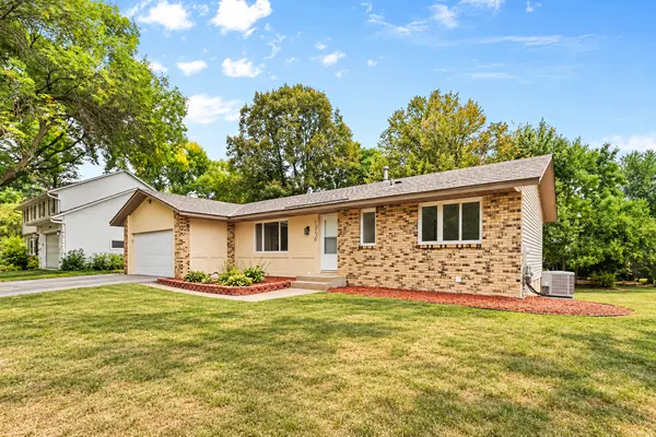 10250 Boundary Creek TER, Maple Grove, MN 55369